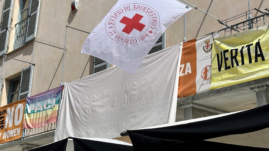 un-lenzuolo-bianco-per-gaza-alba-si-unisce-alla-mobilitazione-nazionale-per-la-pace